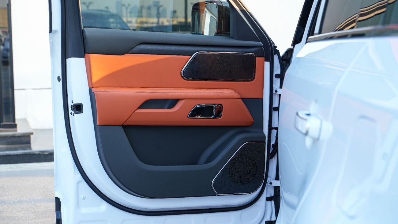 روكس 01 VIP 6 Seaters With Kitchen White 2025MY Export Price