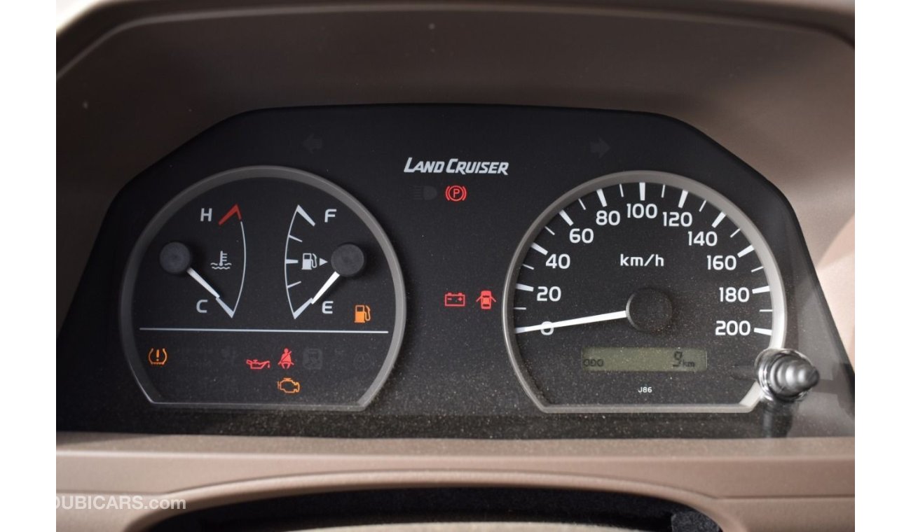 تويوتا لاند كروزر 70 Toyota Land Cruiser Hard Top LC71 with Winch, Fog lamps