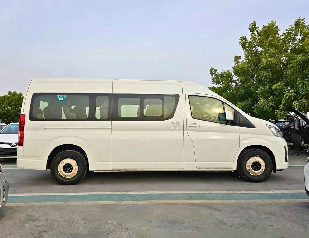 Toyota Hiace GL HIGHROOF GL/3.5L V6 PETROL A/T /HIGH OPTION 13 SEATER/ CODE # HHGL35MP