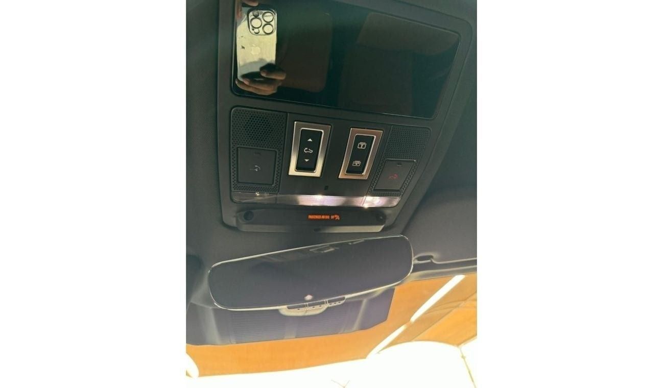 لاند روفر ديفندر 2023 Land Rover Defender 130-P400- X Dynamic 3.0L