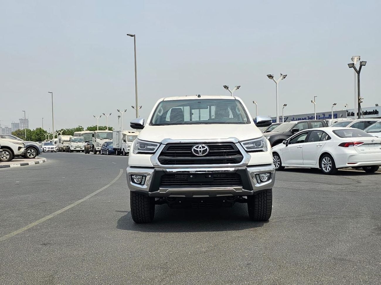 تويوتا هيلوكس SGLX S GLX 2.7L AWD A/T
