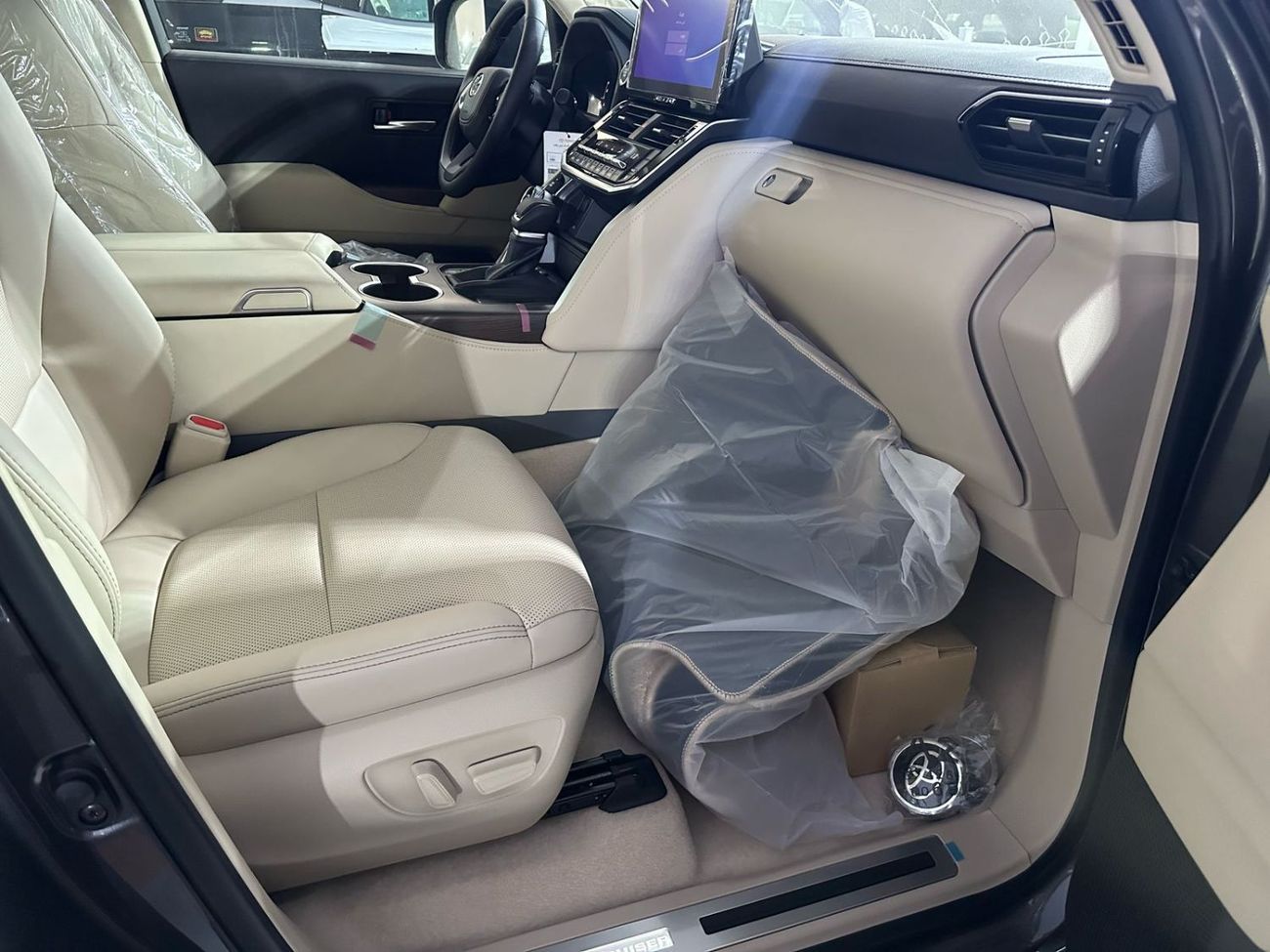 تويوتا لاند كروزر GXR3 3.5L FULL WITH JBL AND BIG KIT