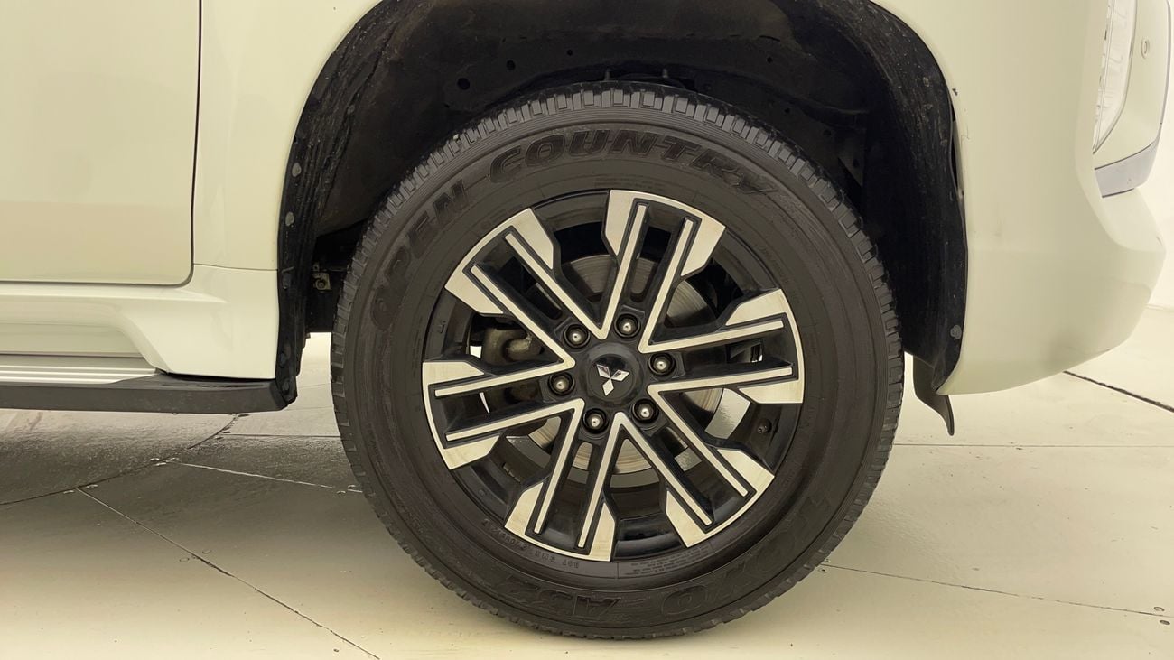 ميتسوبيشي مونتيرو سبورت GLS PREMIUM 3 | بدون دفعة مقدمة | اختبار القيادة في المنزل