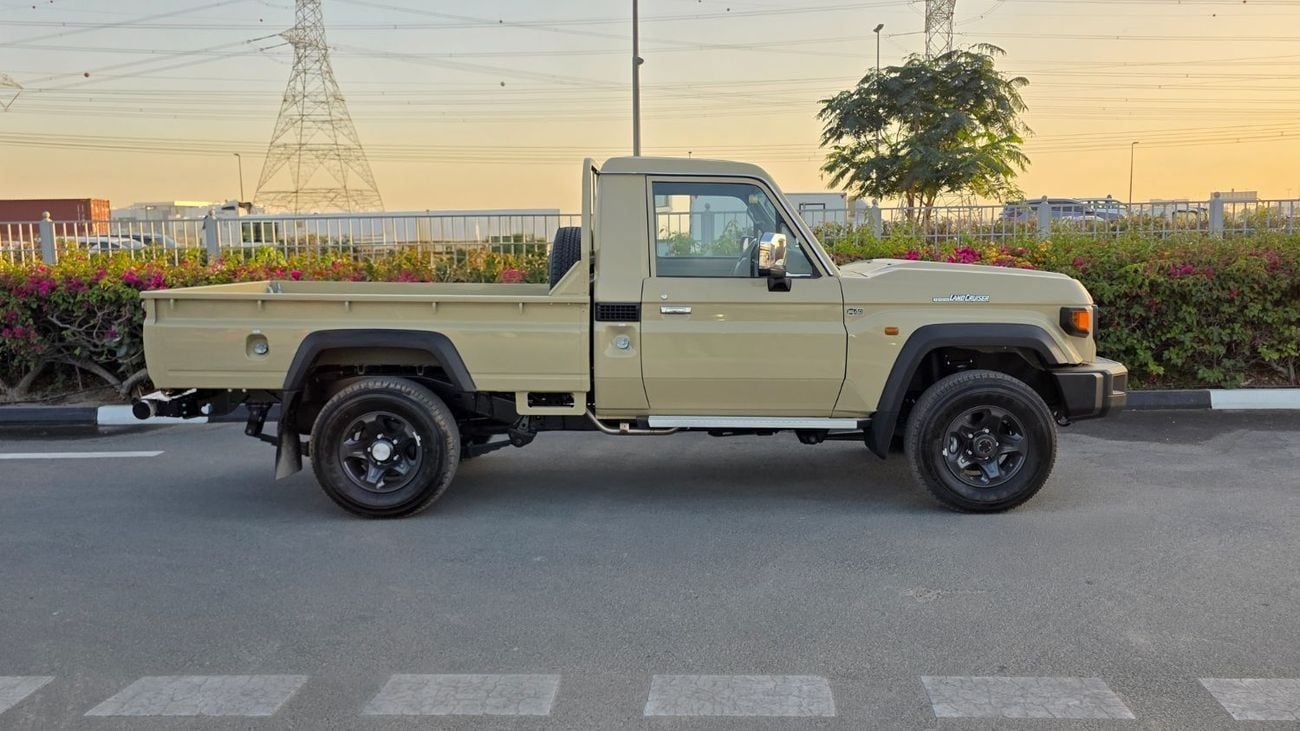 Toyota Land Cruiser Pick Up Toyota LC79 LX - 4.0L - V6 - 4WD - 40th Anniversary Edition - 2025 - GCC (Export)