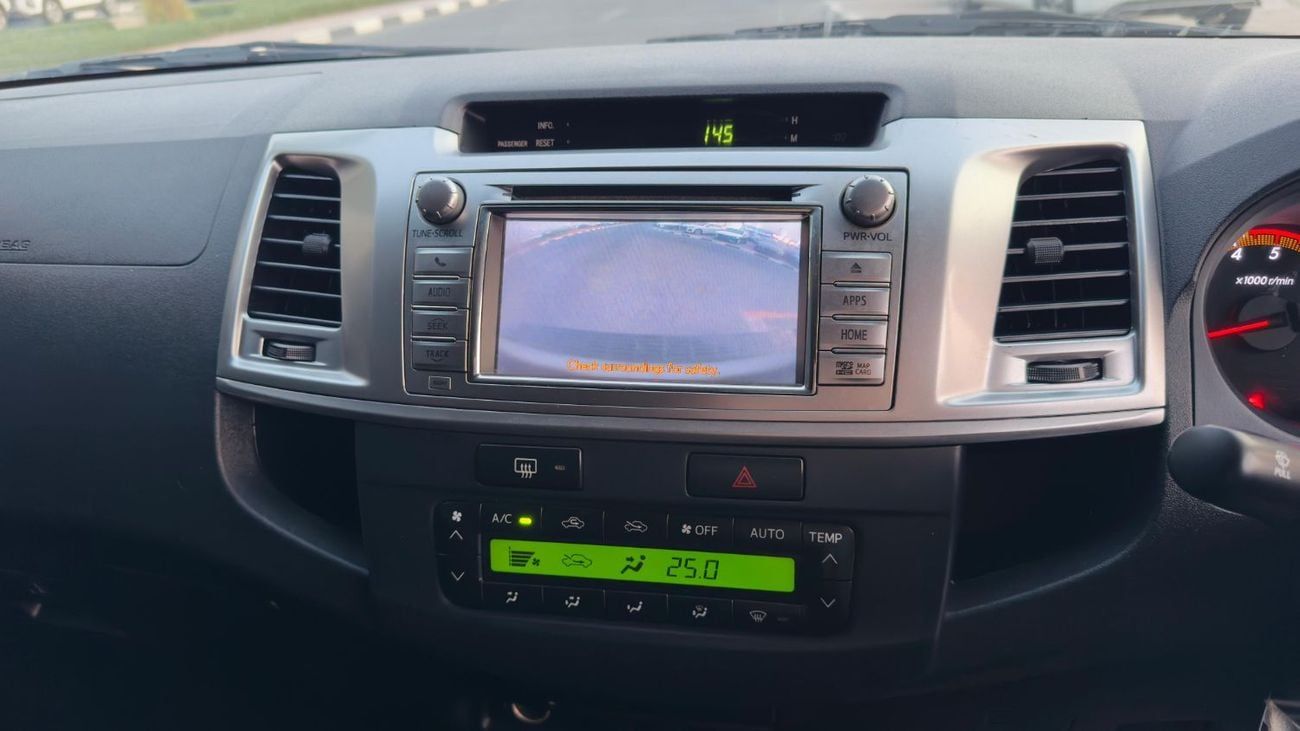 Toyota Hilux DOUBLE CABIN | 3.0L DIESEL | BULL BAR + ROLL BAR | RHD | AUTOMATIC  TRANSMISSION | 2015