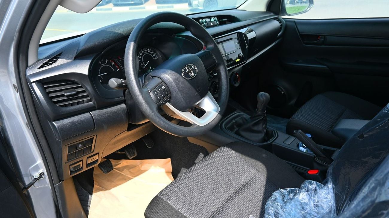 تويوتا هيلوكس Toyota Hilux 4x4  2024 2.4L Diesel Double Cab Transmission Manual Silver Outside Black inside