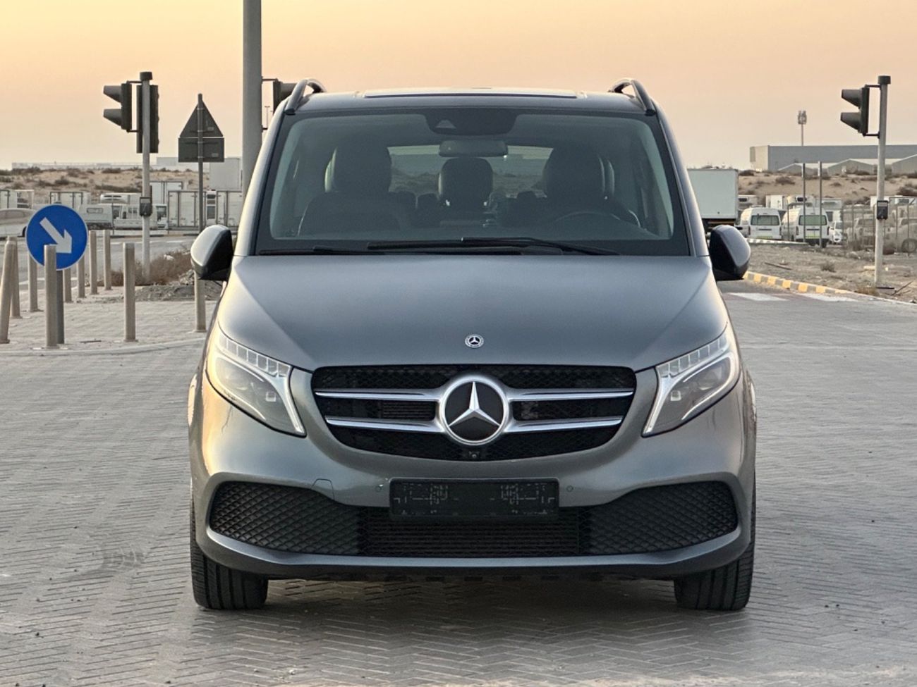 Mercedes-Benz V 250 Std 2.1L MODEL 2020 GCC CAR PERFECT CONDITION INSIDE AND OUTSIDEE
