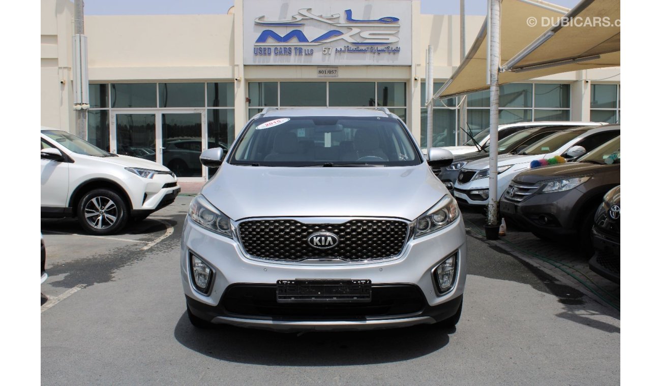 Kia Sorento NEW SHAPE - GCC - ACCIDENTS FREE - ORIGINAL PAINT - AWD - MID OPTION - CAR IS IN PERFECT CONDITION I