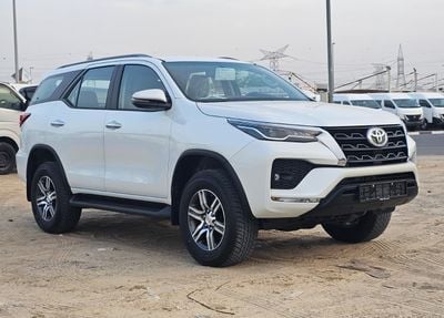 Toyota Fortuner 4.0 GXR V6 2026MODEL WHITE INSIDE BURGUNDY