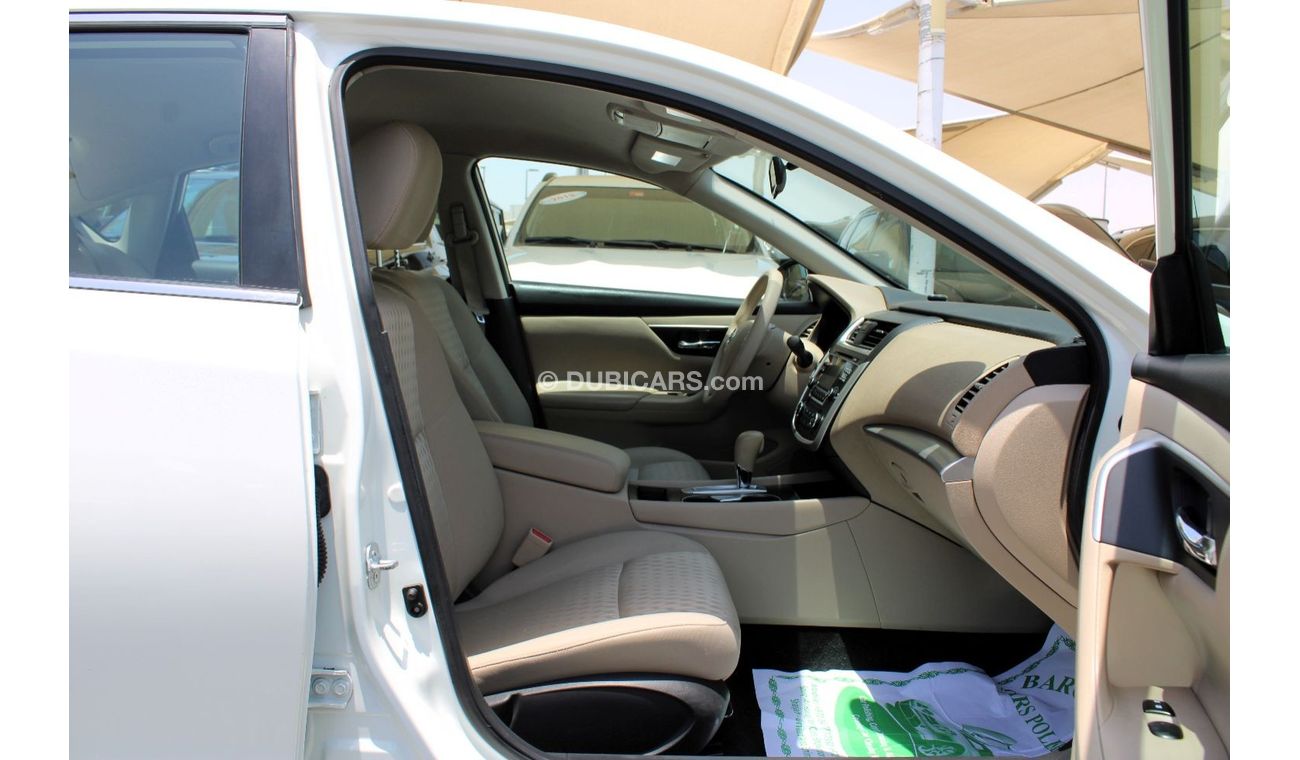 Nissan Altima SV ACCIDENTS FREE - GCC - MID OPTION - PERFECT INSIDE OUT