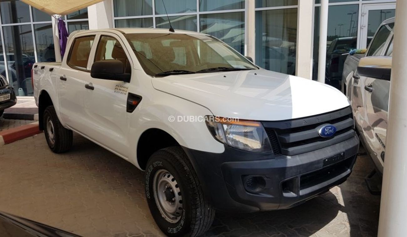 فورد رانجر 2015 model Gulf specs Manuel gear  4x4 ..fuel patrol