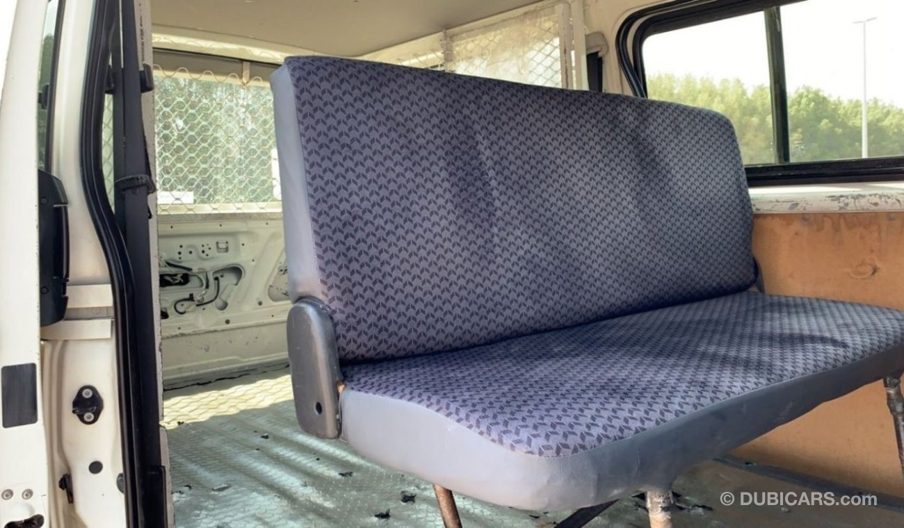 Toyota Hiace 2013 6 Seats Van Ref# 520