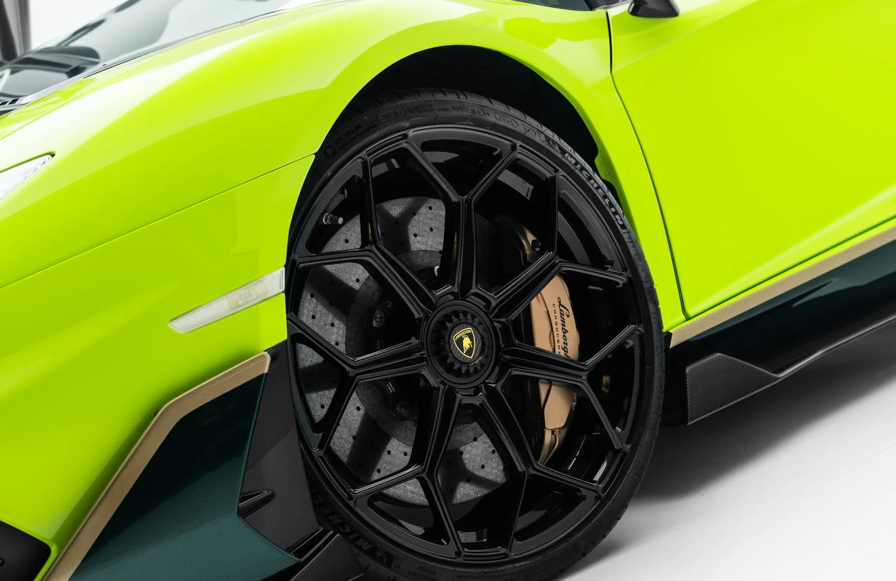 Lamborghini Aventador 6.5L V12 Naturally Aspirated Engine