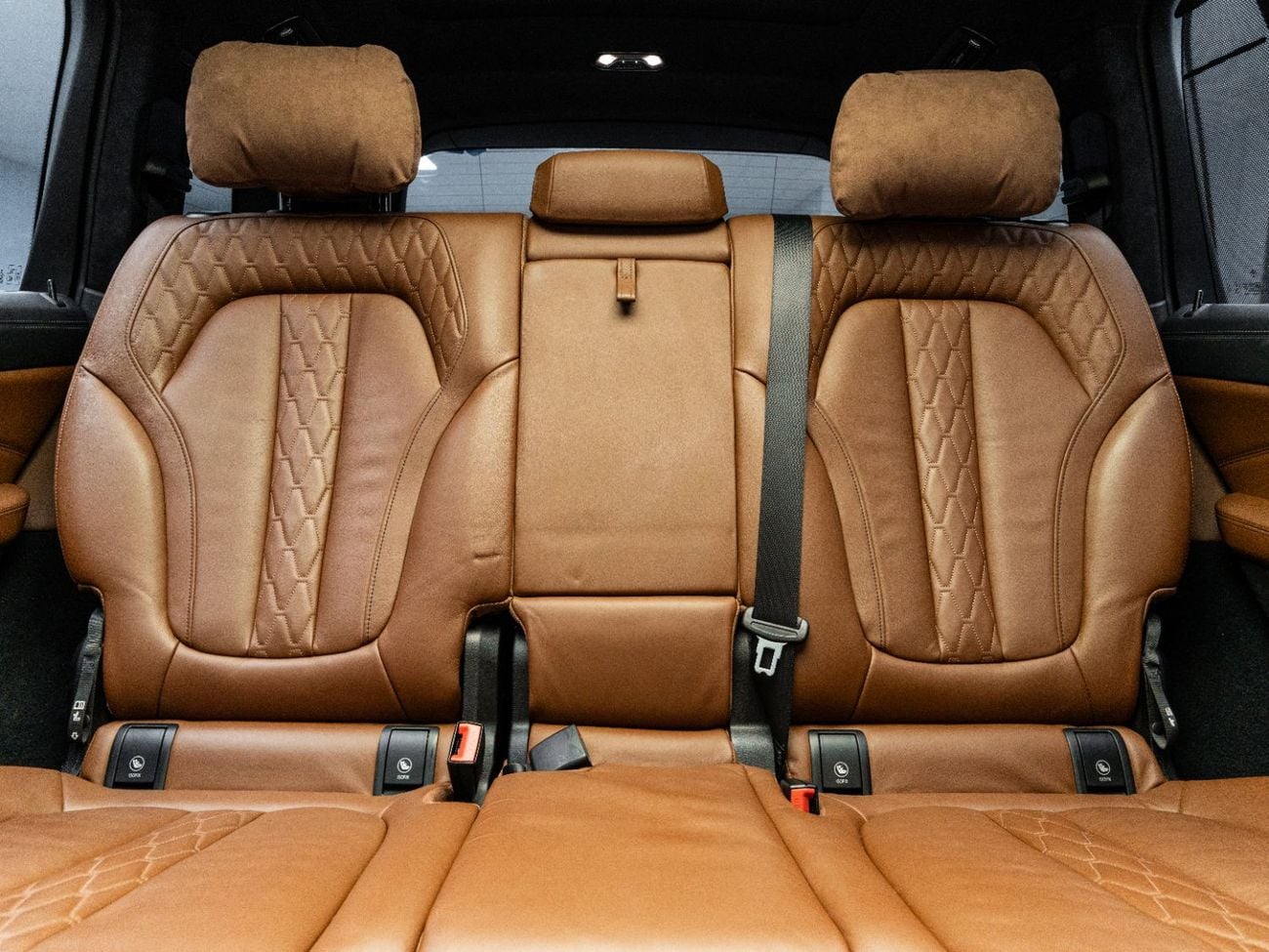 بي أم دبليو X7 2022 BMW X7 xDrive M50i, 4.4L TC V8, 4WD, 523 bhp, 7 Speed Automatic