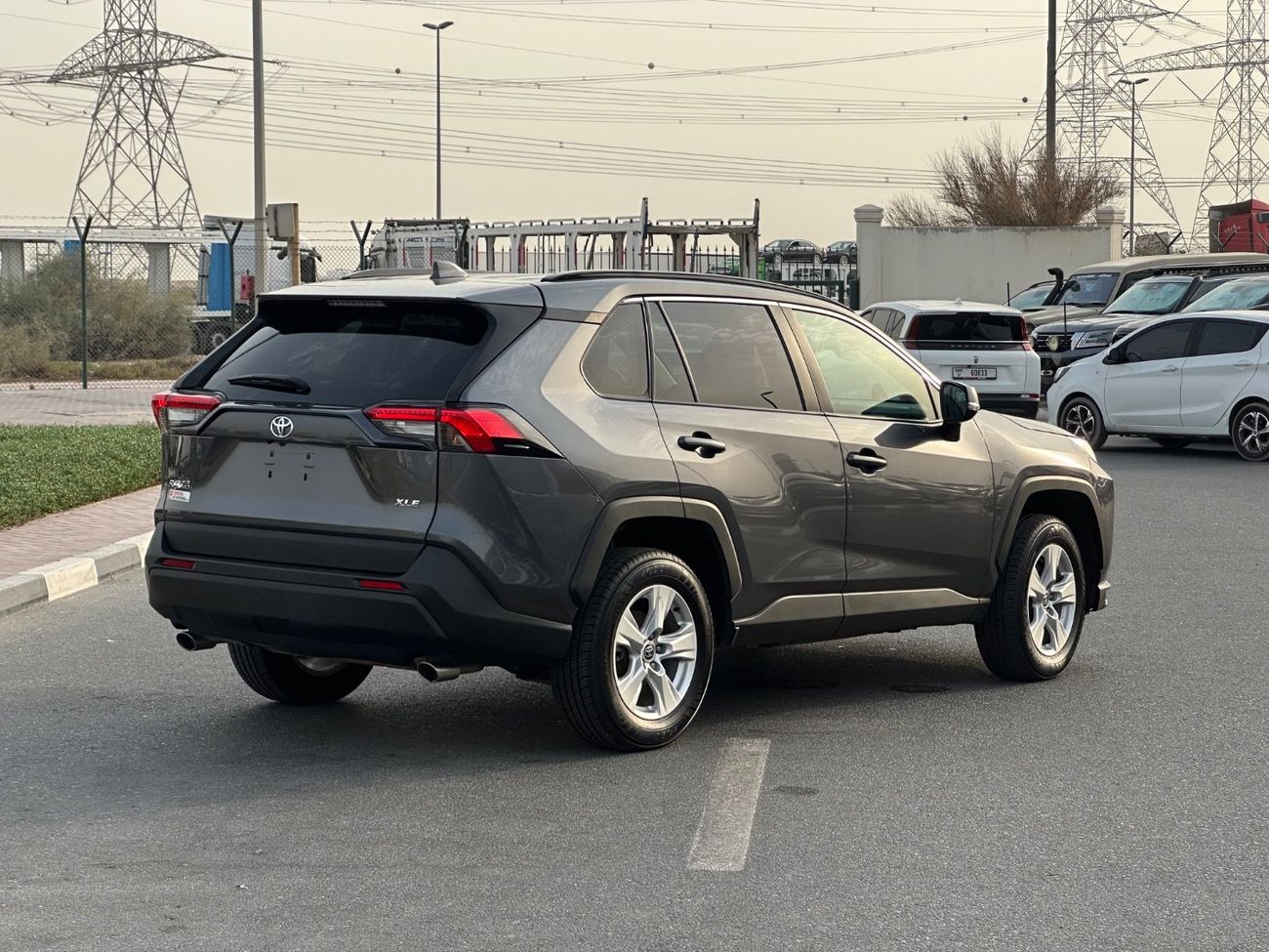 تويوتا راف ٤ XLE Sunroof,push start Full Option