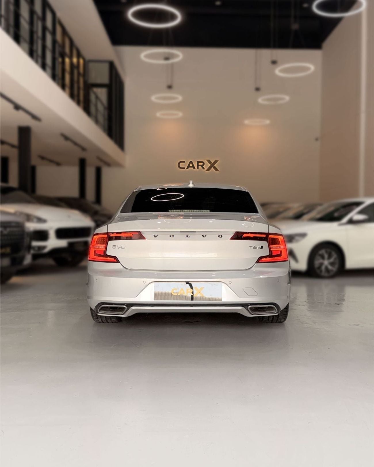 فولفو S90 R DESIGN