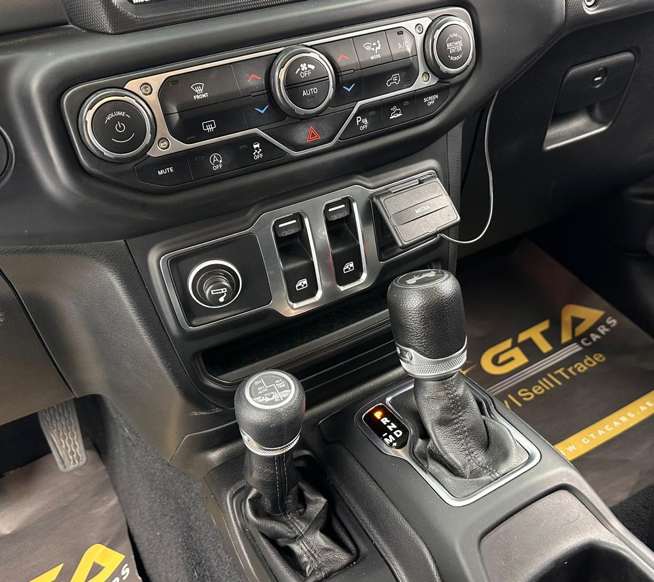 Jeep Wrangler Sport 3.6L A/T (5 Seater) 2023 Jeep Wrangler Sport, 1 Year Warranty Unlimited Km, Jeep Full Service