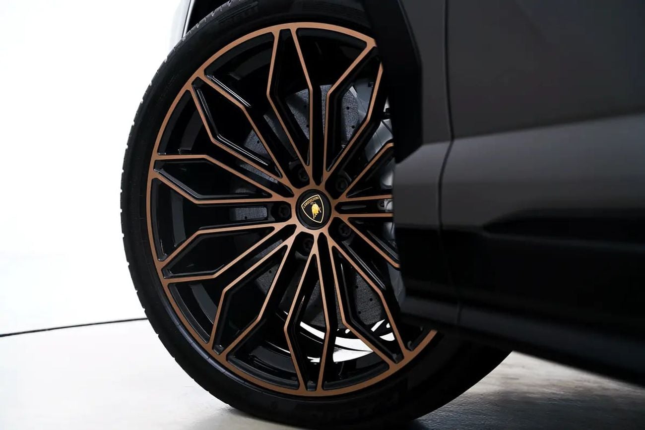 Lamborghini Urus SE 4.0T V8 Hybrid SE