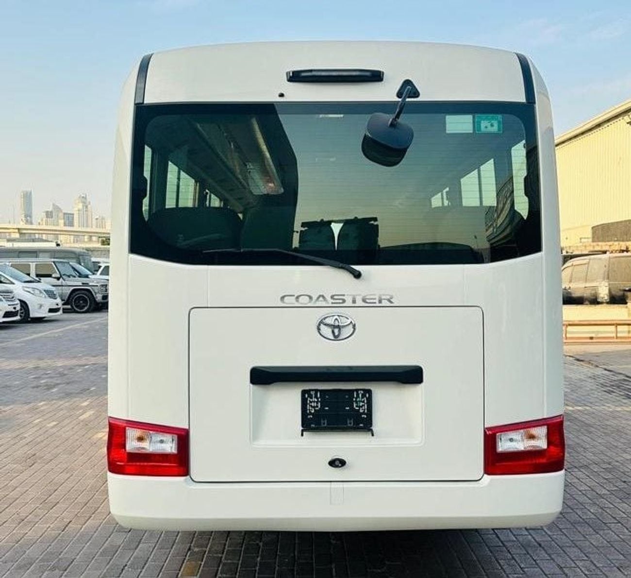 تويوتا كوستر 4.0L DIESEL 23 SEATER MANUAL TRANSMISSION