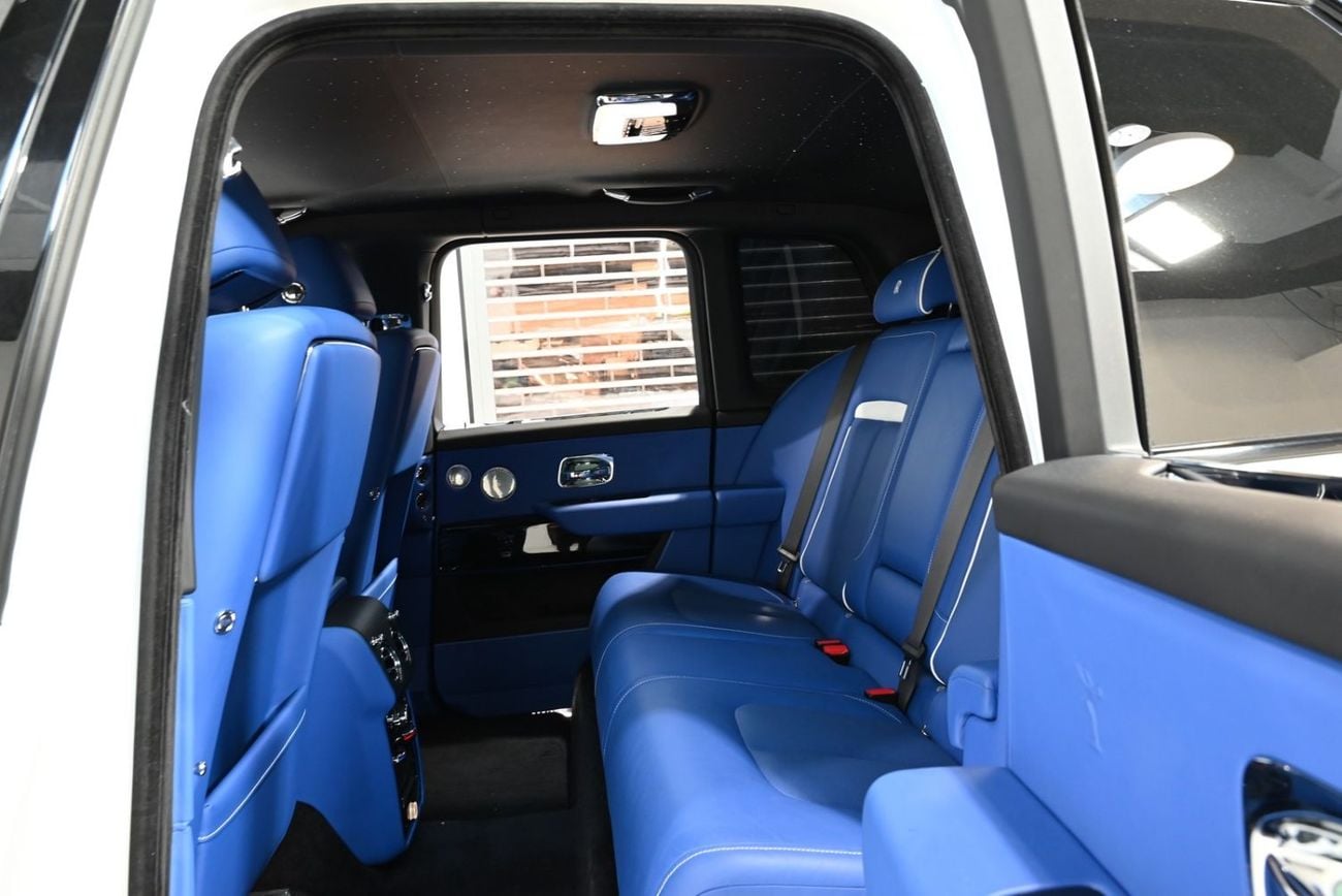 رولز رويس كولينان Silver Badge 2022 Rolls Royce Cullinan Silver Badge 2026 Facelift, 1 Year Warranty, Clean Title