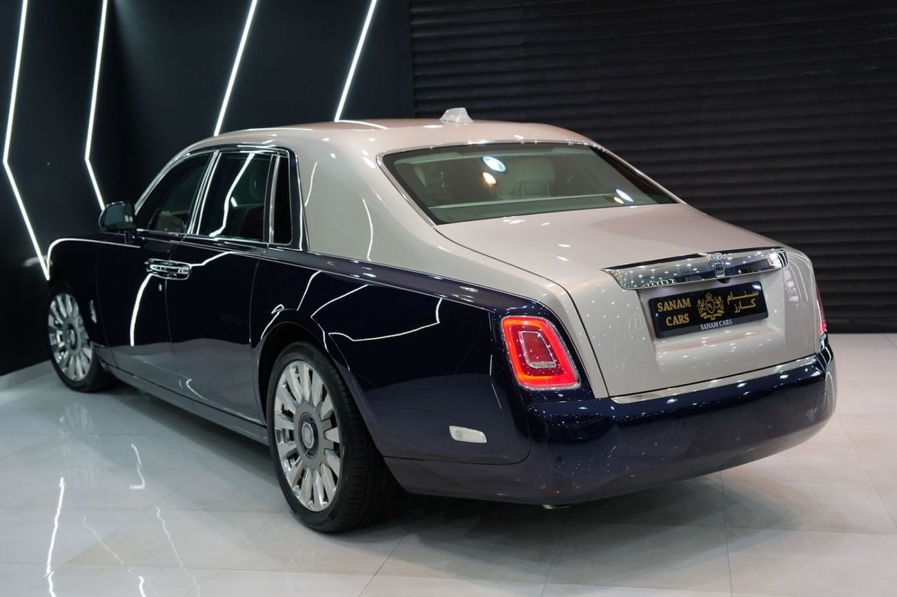 Rolls Royce Phantom Standard 2022 Rolls-Royce Phantom, Two-Tone, Illuminated Spirit of Ecstasy, Rear Screens, Dealer Warranty!!