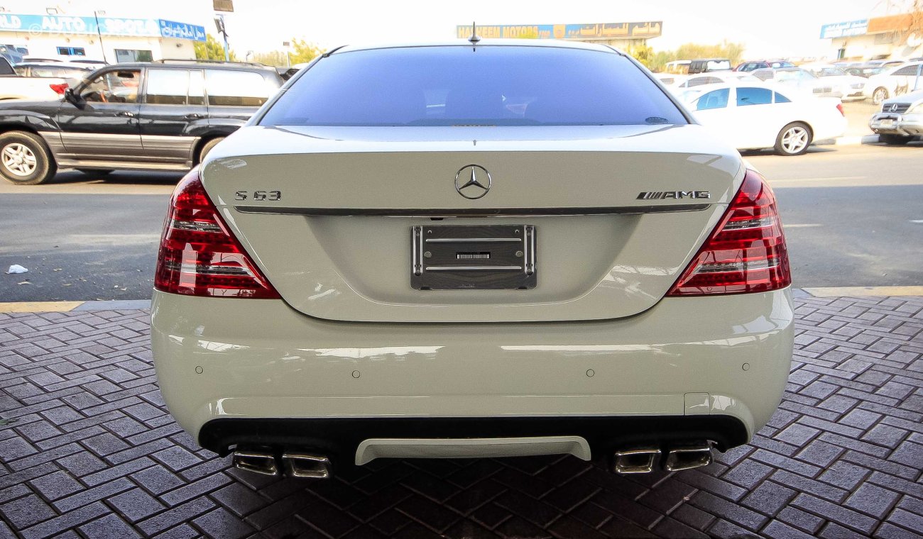 مرسيدس بنز S 550 L S 63 Badge