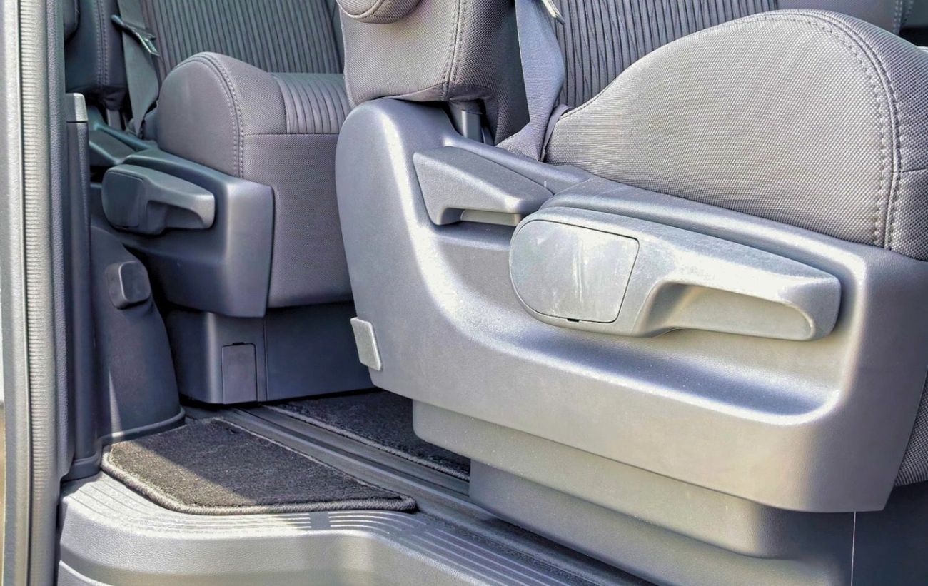 تويوتا جرافينا 2025 TOYOTA GRANVIA 3.5L PREMIUM FULL OPTION