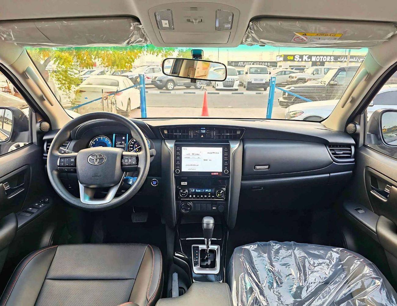 تويوتا فورتونر SR5/AUTO AC, LEATHER, POWER SEATS / 2.7L PETROL V4 4WD/CODE#FPGO