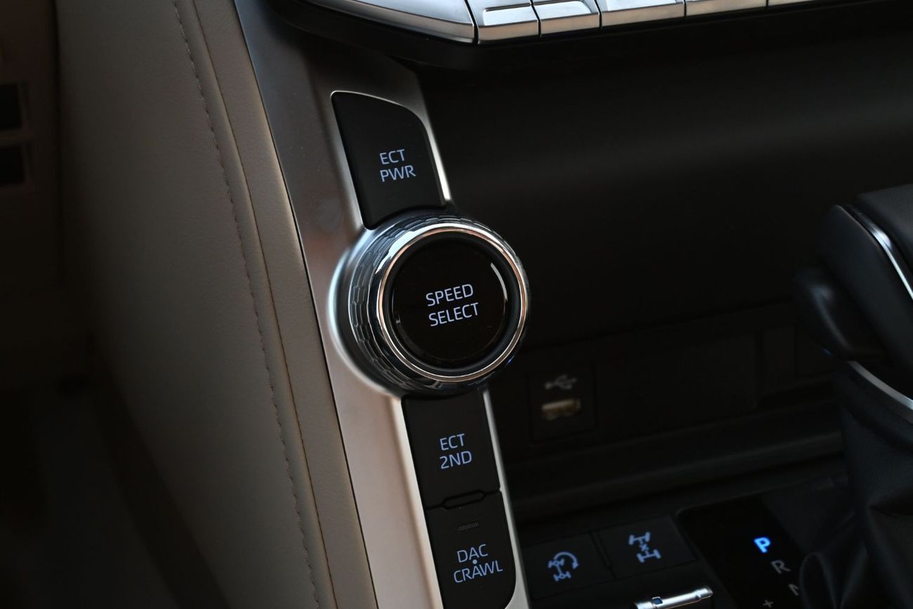 تويوتا لاند كروزر Toyota Land Cruiser VX 4.0L V6 Petrol, 4WD, Model 2024, Color White