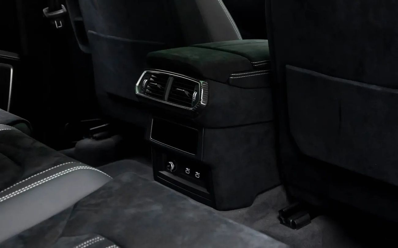 Lamborghini Urus 4.0T V8 Performante - Japanese Spec