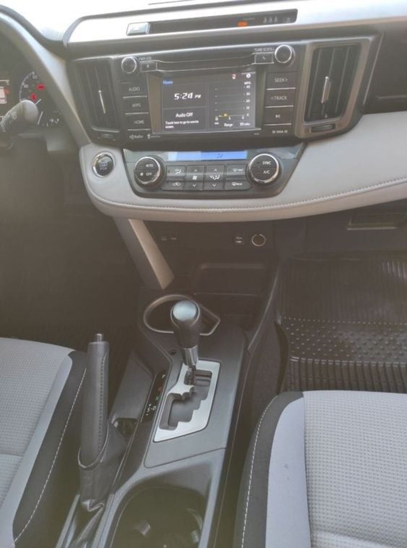 Toyota RAV4 Adventure 2.5L AWD Toyota RAV4 2018 V4 2.5 4WD full options no1