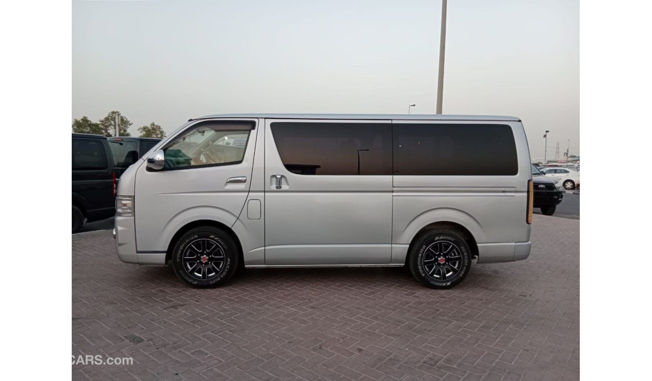 تويوتا هاياس TOYOTA HIACE VAN RIGHT HAND DRIVE (PM1417)