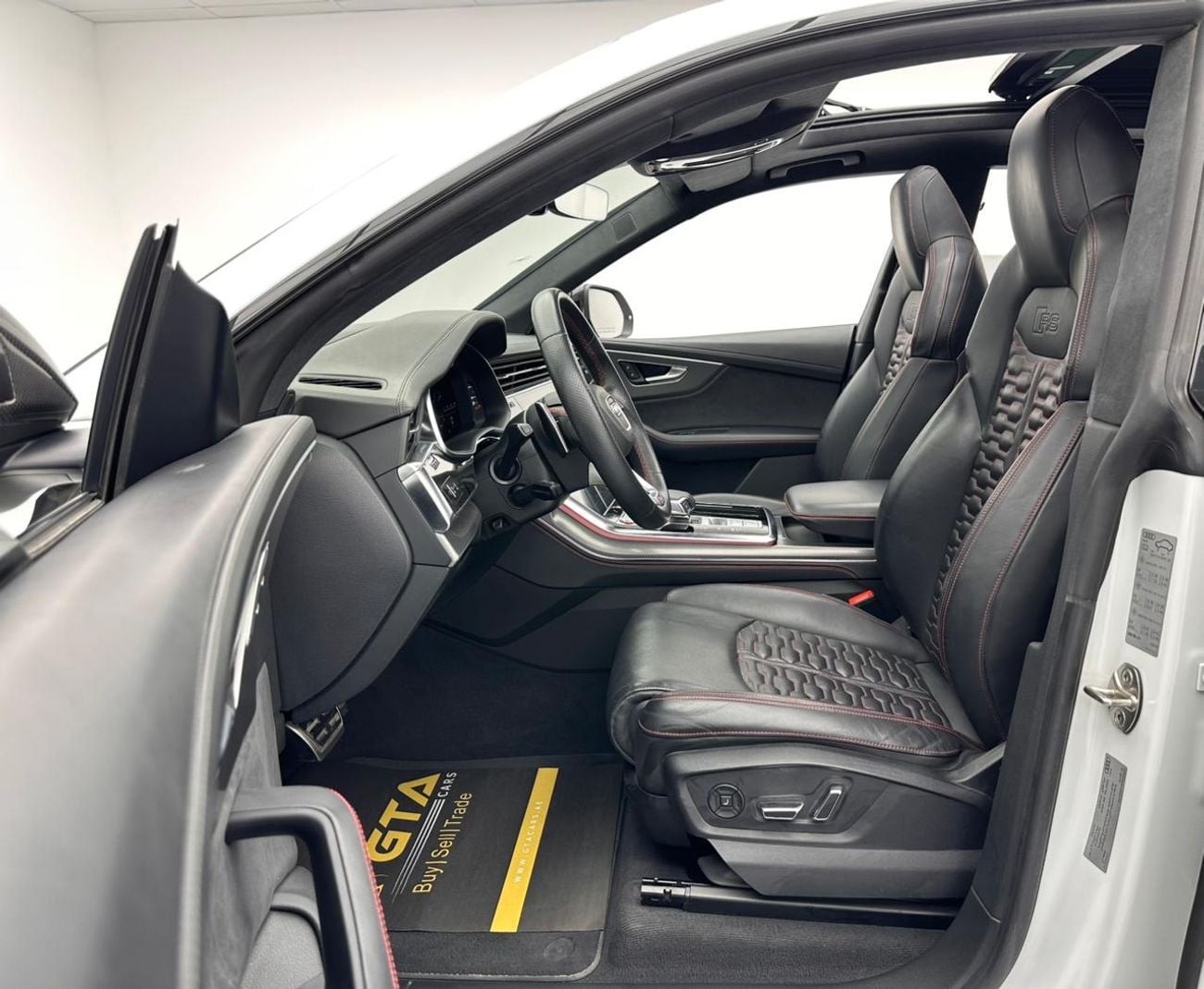 أودي RSQ8 2023 Audi RS Q8, Urban Kit, 05/2026 Audi Warranty, 05/2028 Audi Service Contract, Audi FSH, GCC