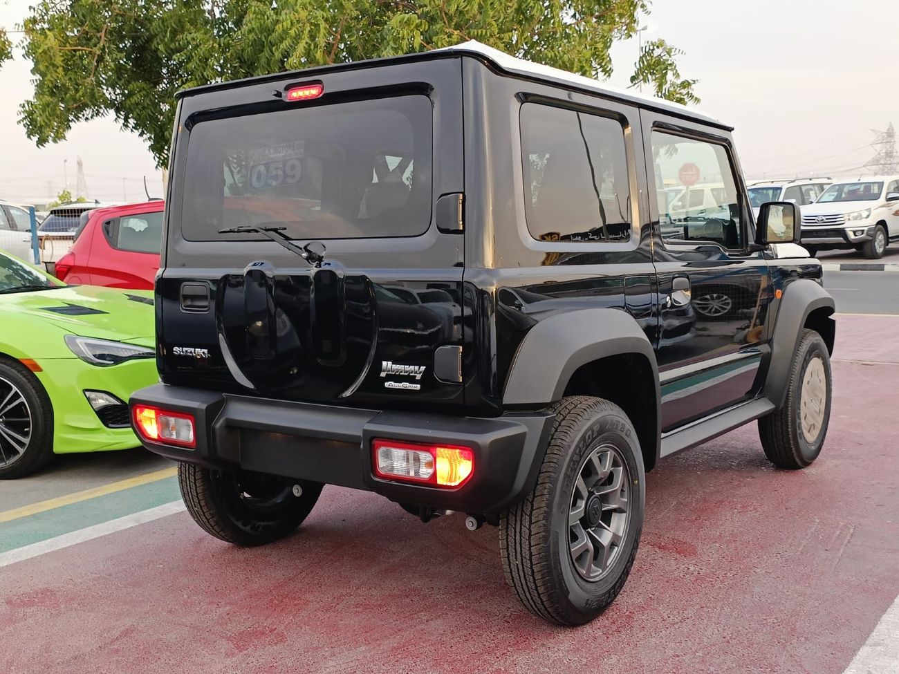 سوزوكي جيمني 1.5L 4CY Petrol, 15" Alloy Rims, All Grip off Road / 4WD (CODE # 67750)