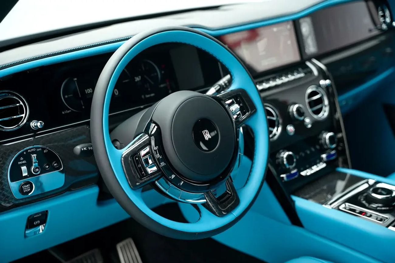 Rolls-Royce Cullinan BLACK BADGE WITH WARRANTY AND SERVICE CONTRACT