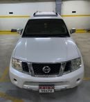 Nissan Pathfinder LE