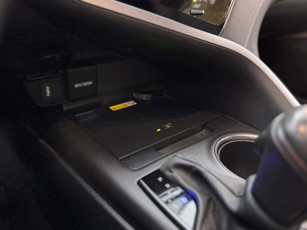 تويوتا كامري SE 2.5L (181 HP)