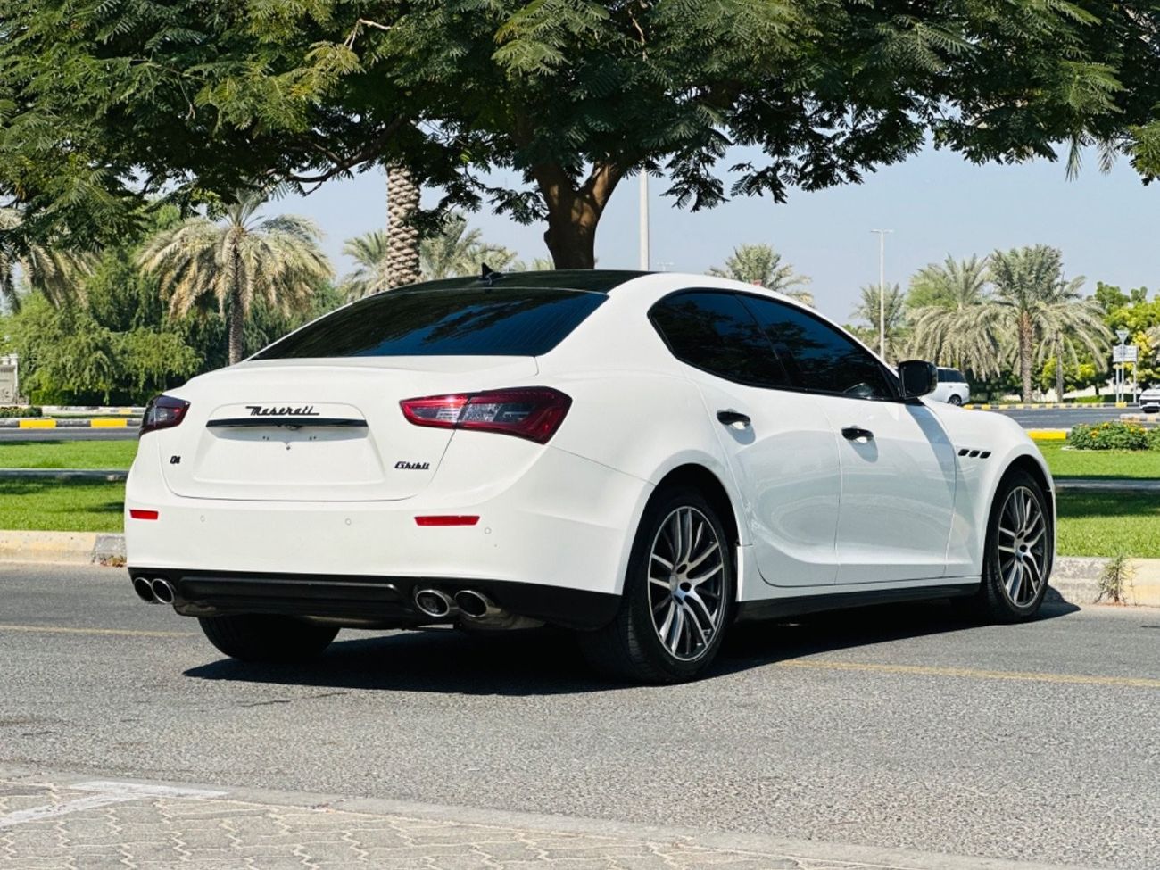 مازيراتي جيبلي S Q4 3.0L (410 HP) MASERATI GHIBLI S Q4 MODEL 2015 GCC SPACE