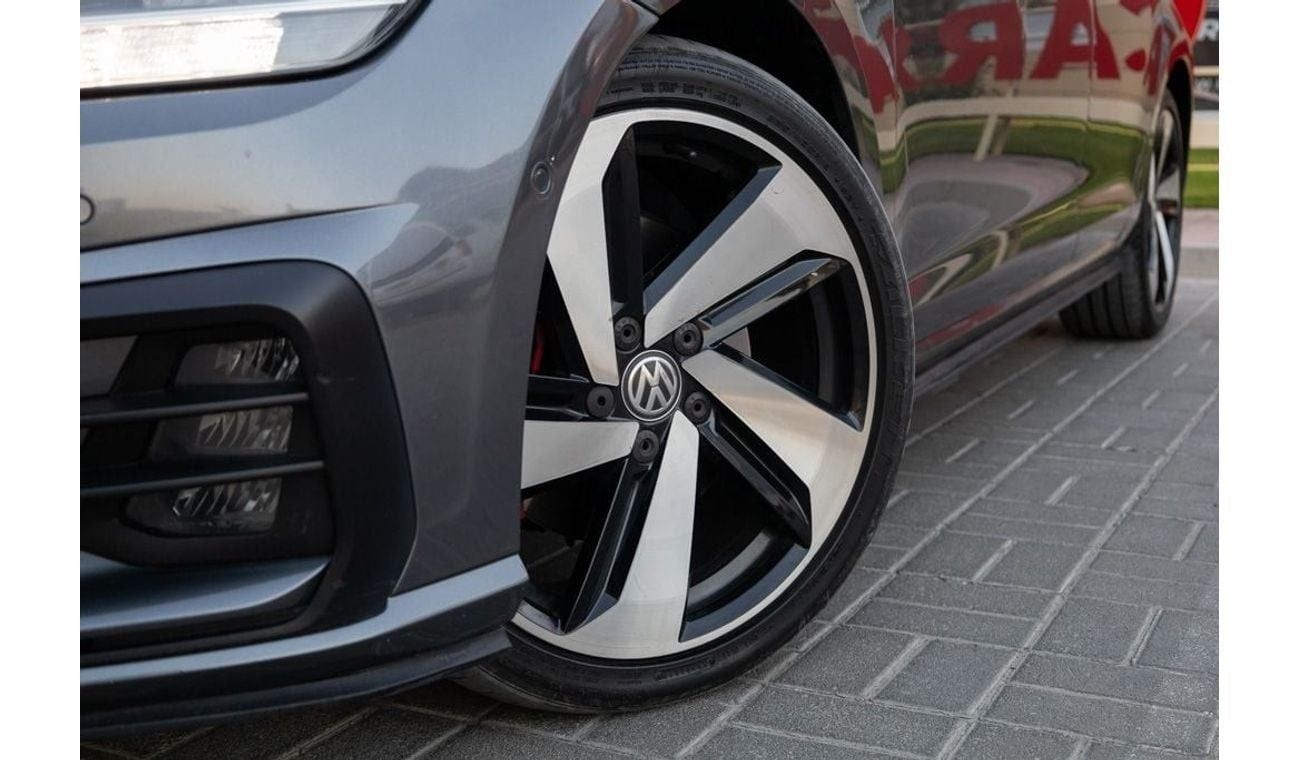 فولكس واجن جولف GTI Fabric + 2.0L Volkswagen Golf GTI 2019 GCC under Warranty with Flexible Down-Payment.