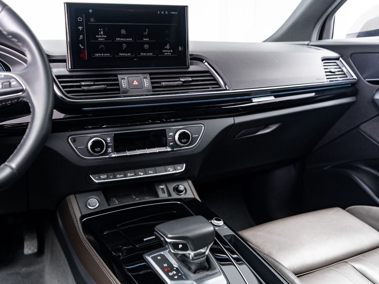 Audi Q5 45 TFSI SPORTBACK S-LINE BUY NOW, PAY 2027 | THE BLACKLINE STANDARD | 2027 Audi Warranty + Service Contract, GCC
