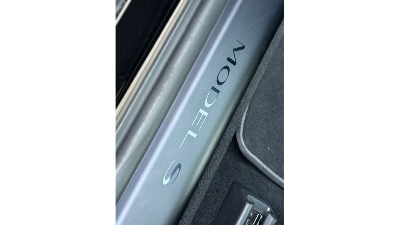 Tesla Model S TESLA MODEL S PLAID MODEL 2023 KILOMETERS 8000 GCC Specs NO ACCIDENT NO PAINT UNDER WARRANTY