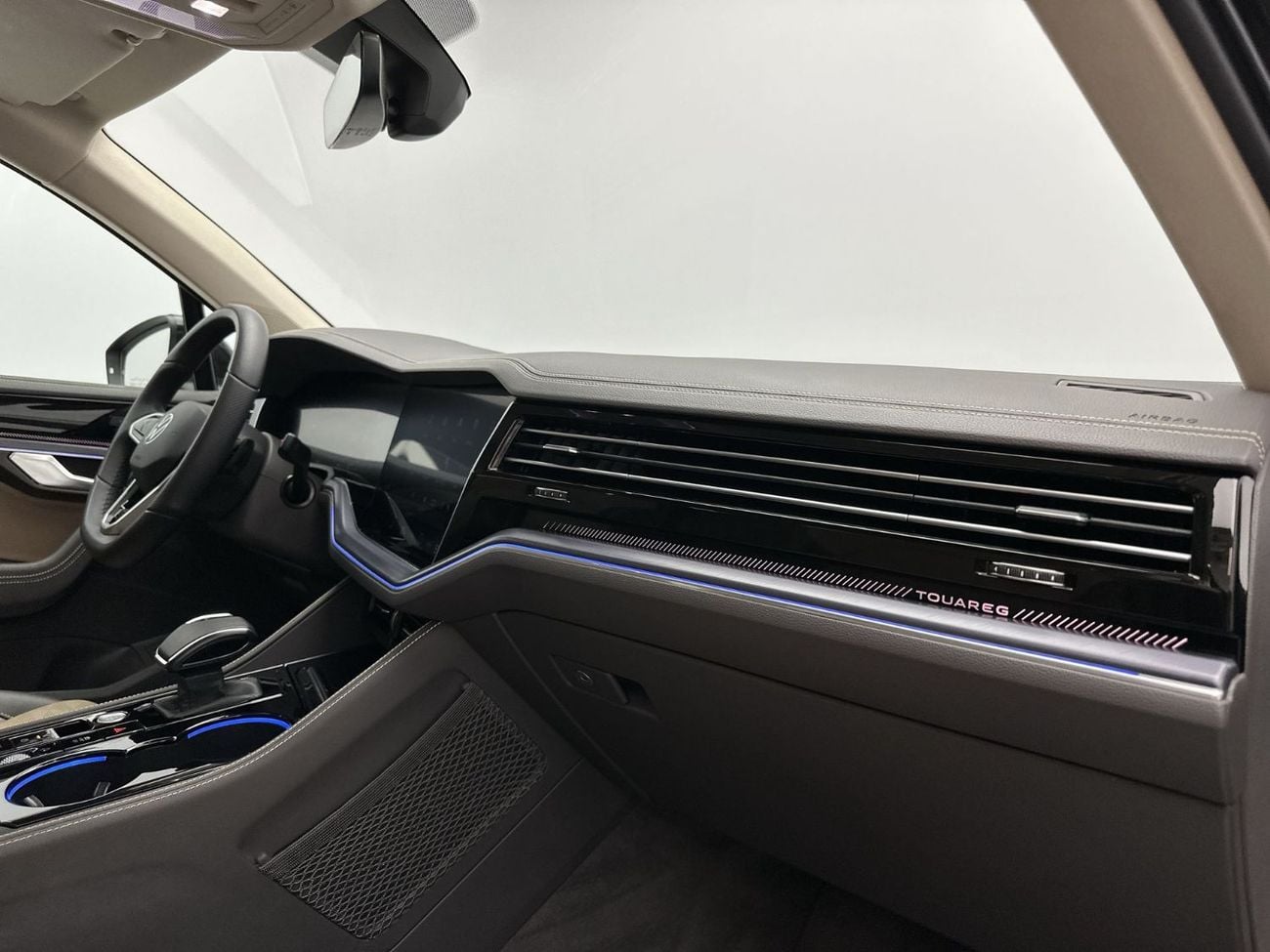 Volkswagen Touareg R-LINE + 3L | Premium Varenna Leather | Massage Seats | Panoramic Sunroof & Advanced Driver Assistance