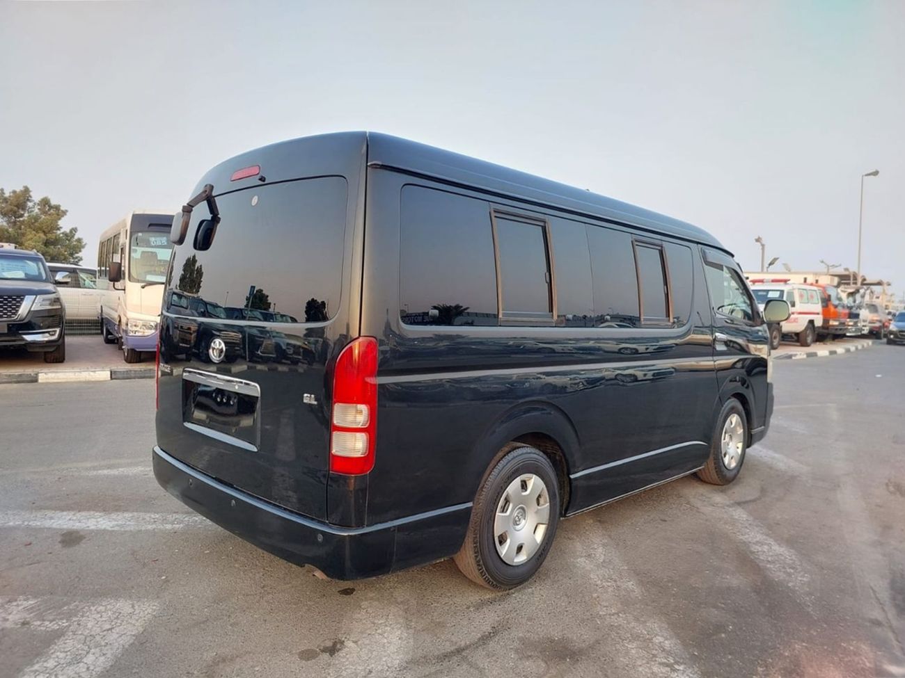 Toyota Hiace TOYOTA HIACE COMMUTER VAN RHD 2010 MODEL 2.7 L PETROL AUTOMATIC(PM19655)