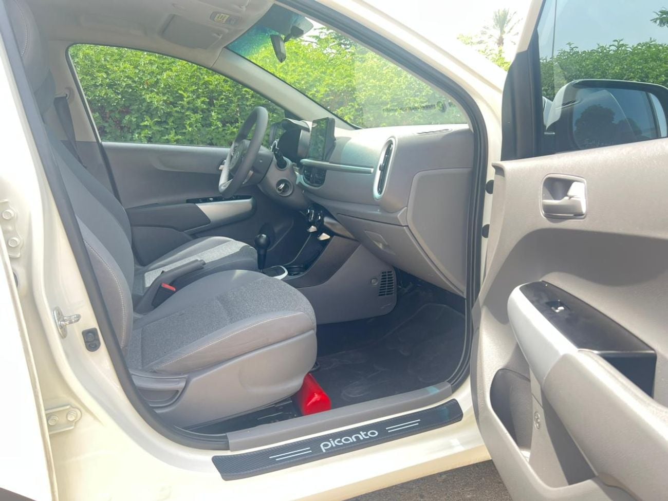 Kia Picanto 355-MONTHLY FOR 4 YEARS | GCC | LCD | REVERSE CAMERA | ACCIDENT FREE