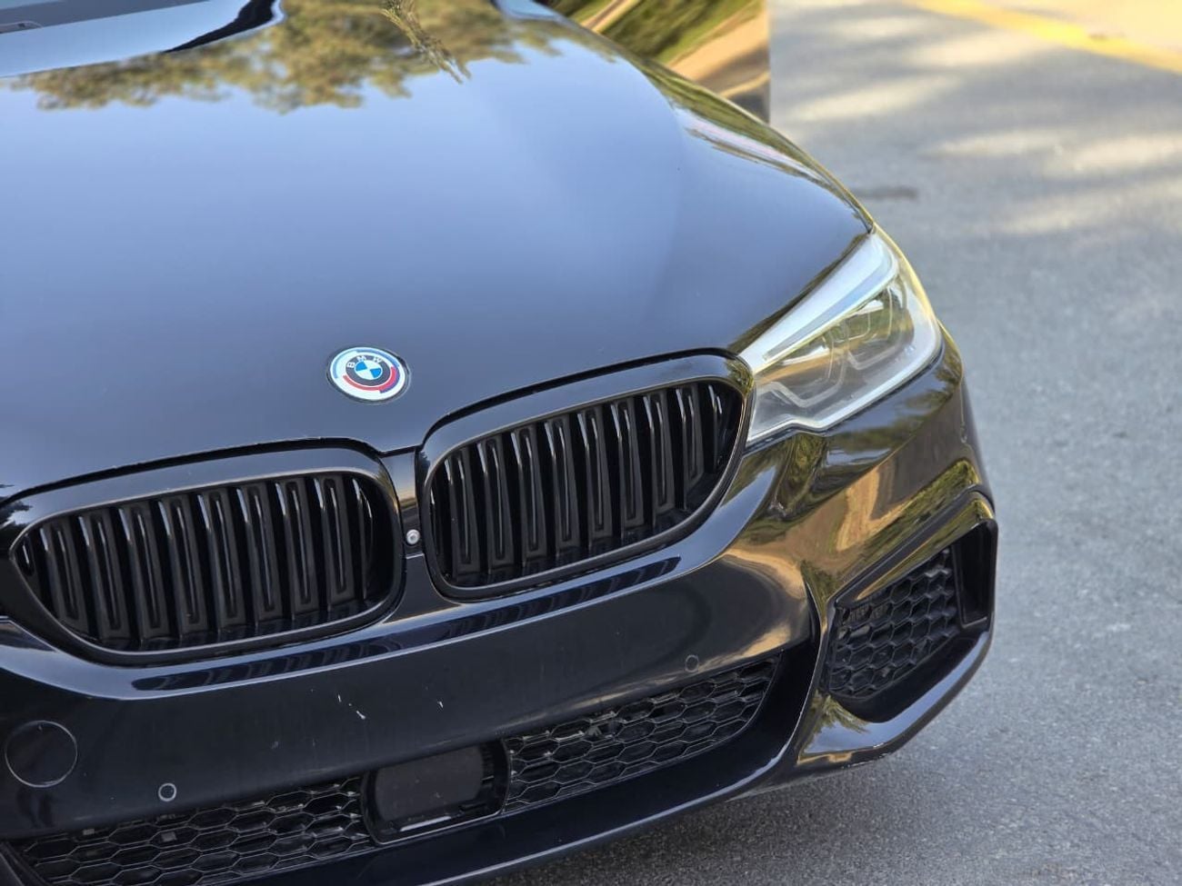 بي أم دبليو M550i Std 4.4L