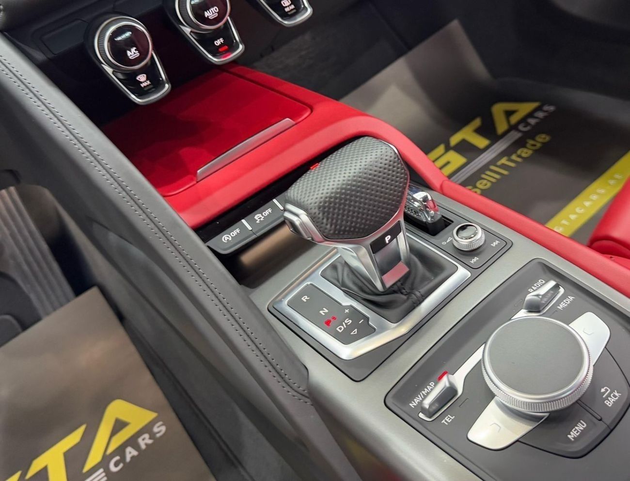 أودي R8 Std 5.2L (533 HP) 2021 Audi R8 V10, 2026 Audi Warranty, Audi Service Pack, Very Low Kms, GCC