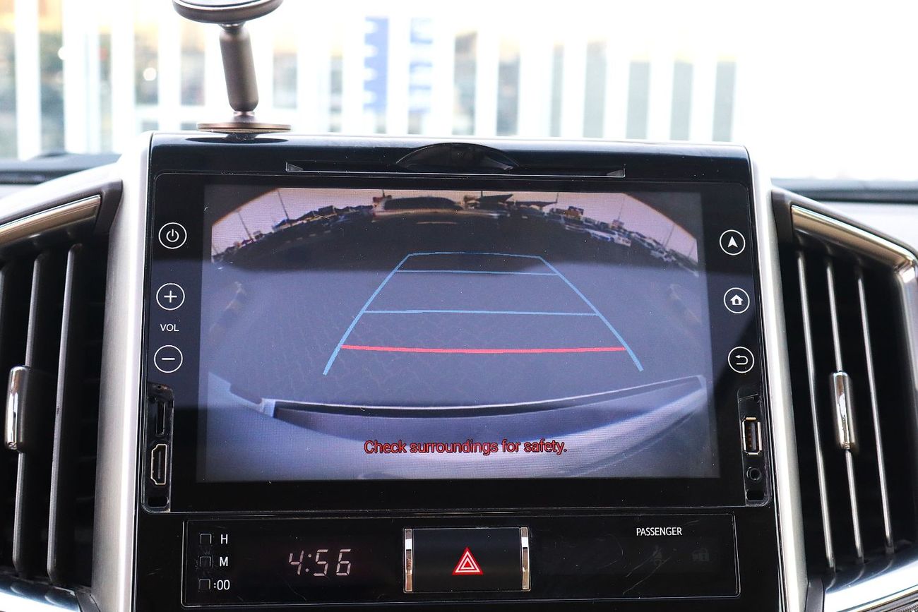 Toyota Land Cruiser VXR 5.7L 4WD