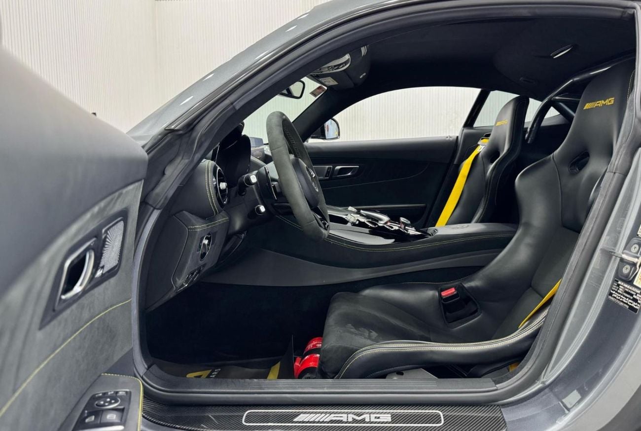 Mercedes Benz AMG GTR 2018 Mercedes-AMG GT R, Service History, Excellent Condition, GCC Specs.