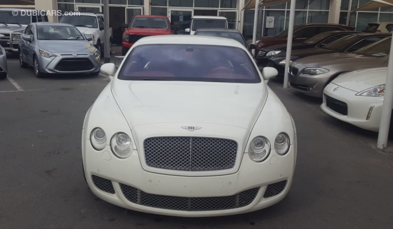 Bentley Continental GT Bentely  model 2010 GCC car prefect condition full service full option