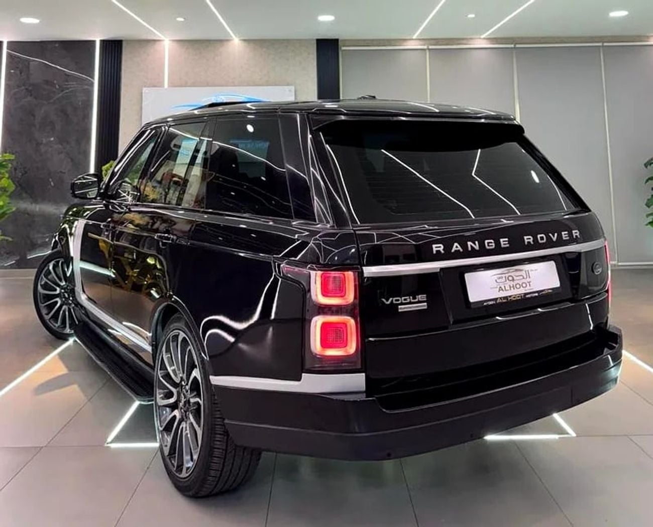 Land Rover Range Rover VOGUE SE SUPERCHARGED VOGUE V8 || GCC II FULLY LOADED || PERFECT CONDITION || 98k